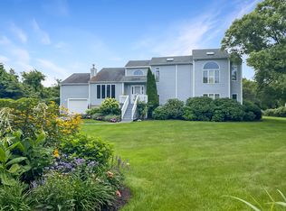 11 Plains Ct, Edgartown, MA 02539