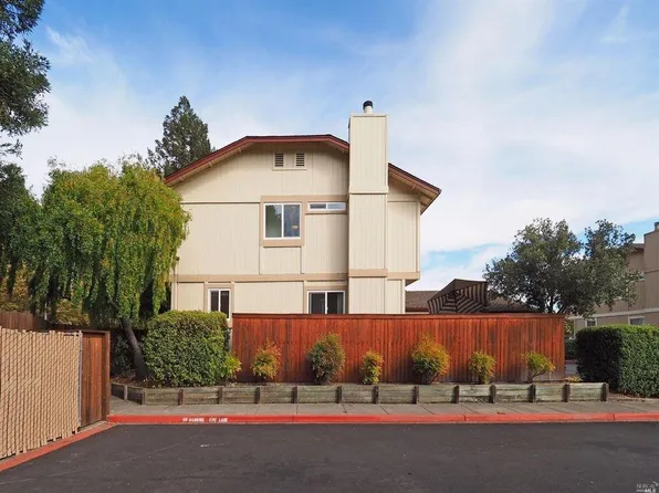 4509 Harbor Ln, Rohnert Park, CA 94928