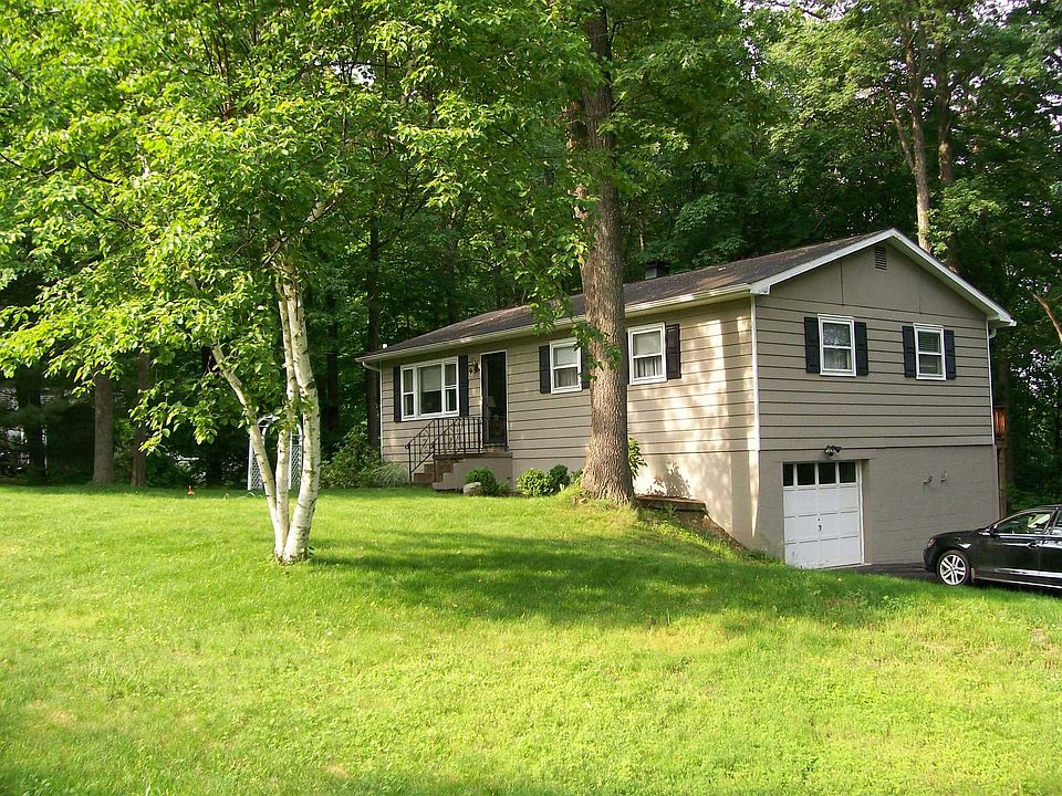 1st image of 12 Guerney Dr