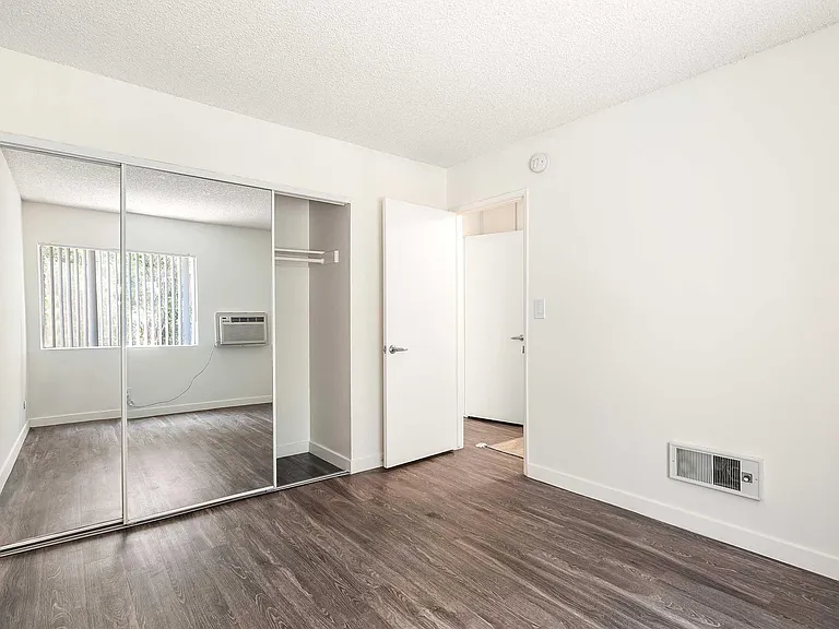 Weddington Apartments — Photo 11
