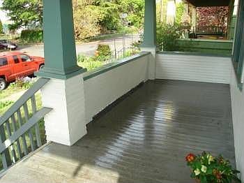 Full front porch