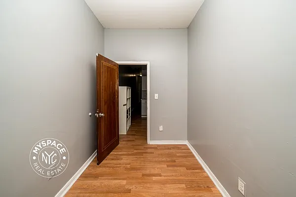 Rented by MySpaceNYC | media 5