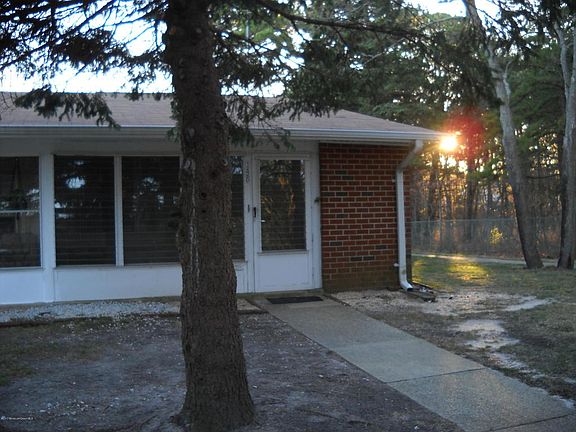 2nd image of 1246D Hamilton Ct #100D