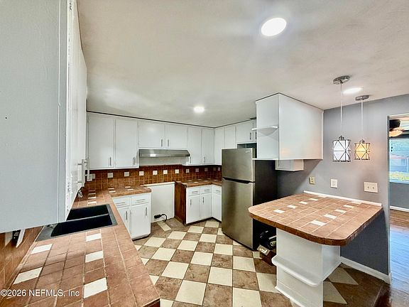4th image of 2421 ST LEGER Drive