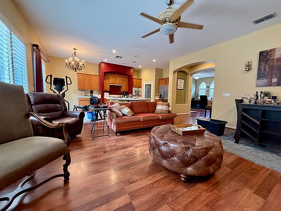 Family/ kitchen combo