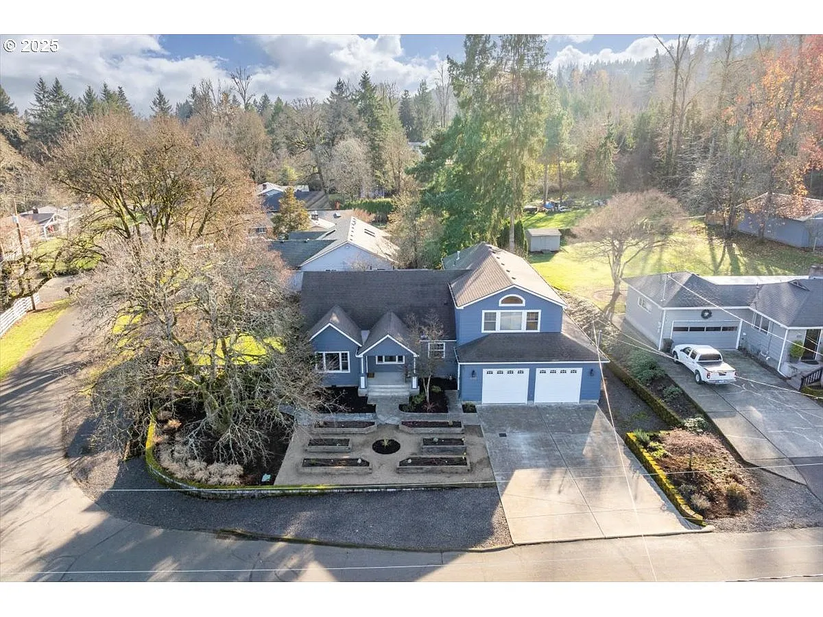 3262 Fairview Way photo 1