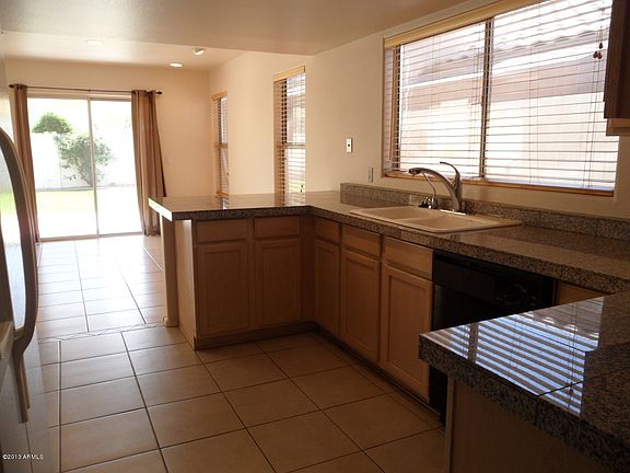 5th image of 3915 E Morrow Dr