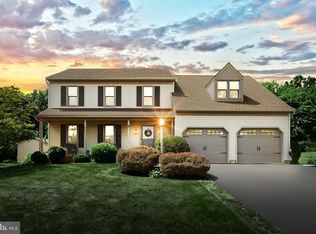 202 Fleetwood Dr, Red Lion, PA 17356