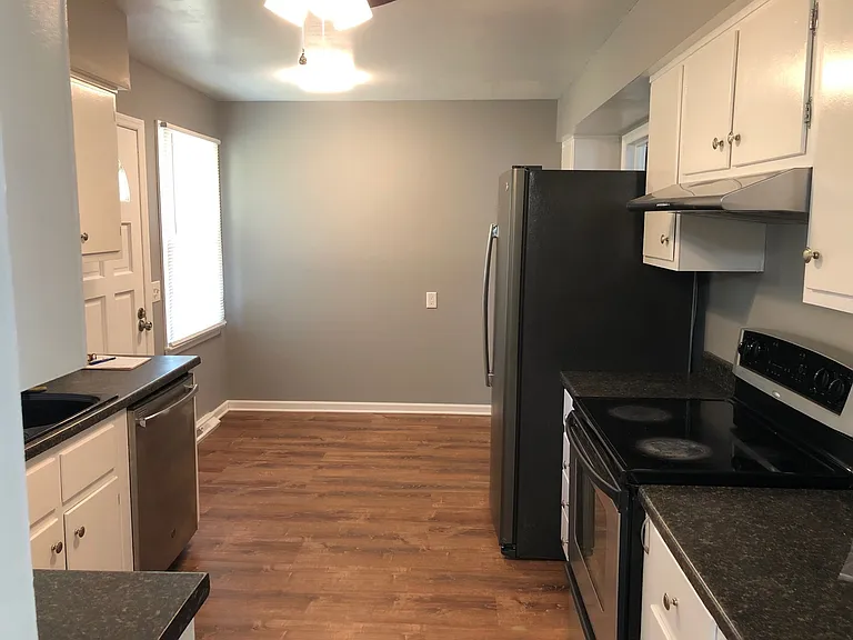 10557 Sharondale Rd — Photo 11