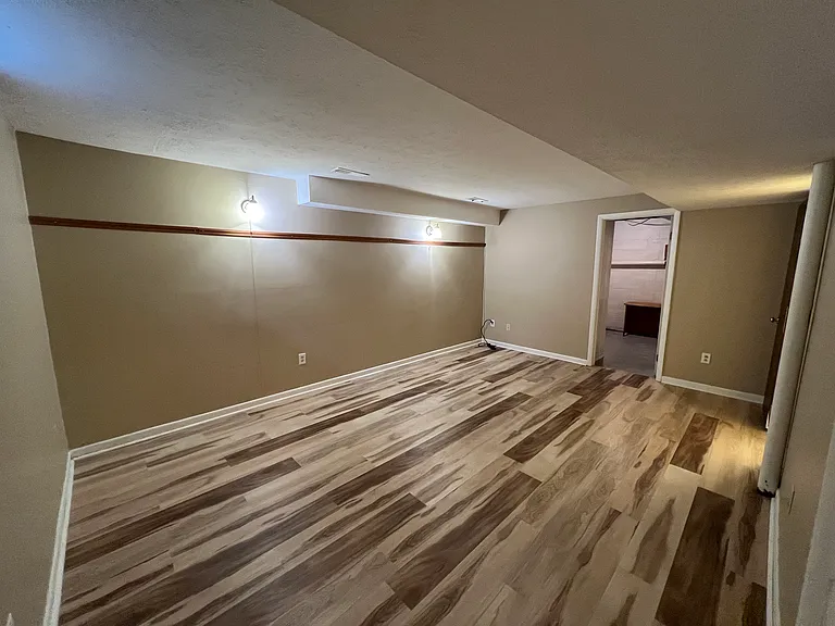 551 Eastbrooke Ln — Photo 8