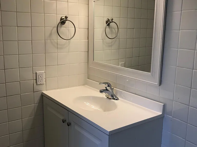75 Lawrence Ave #A — Photo 25