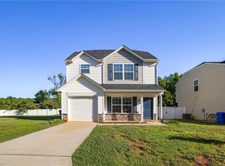 210 Glenoaks Dr, Lexington, NC 27292