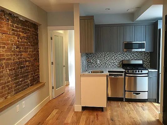 3rd image of 931 Lafayette Ave Floor 2