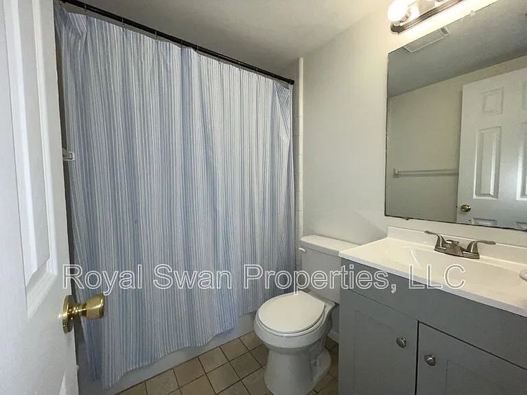 1920 E Edgewood Dr E #N1 — Photo 11