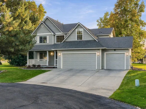 11 Zinnia Ct, Pasco, WA 99301