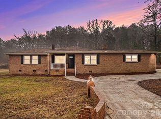 1994 Greenleaf Rd, Clover, SC 29710