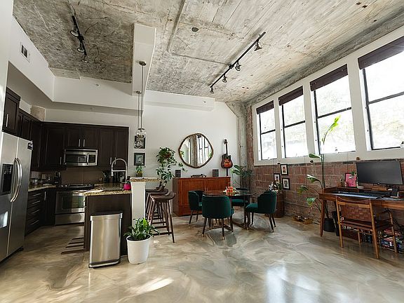 2nd image of 2323 Polk St APT 109