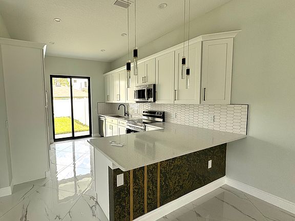 4th image of 20 Pine Hill Ln #A