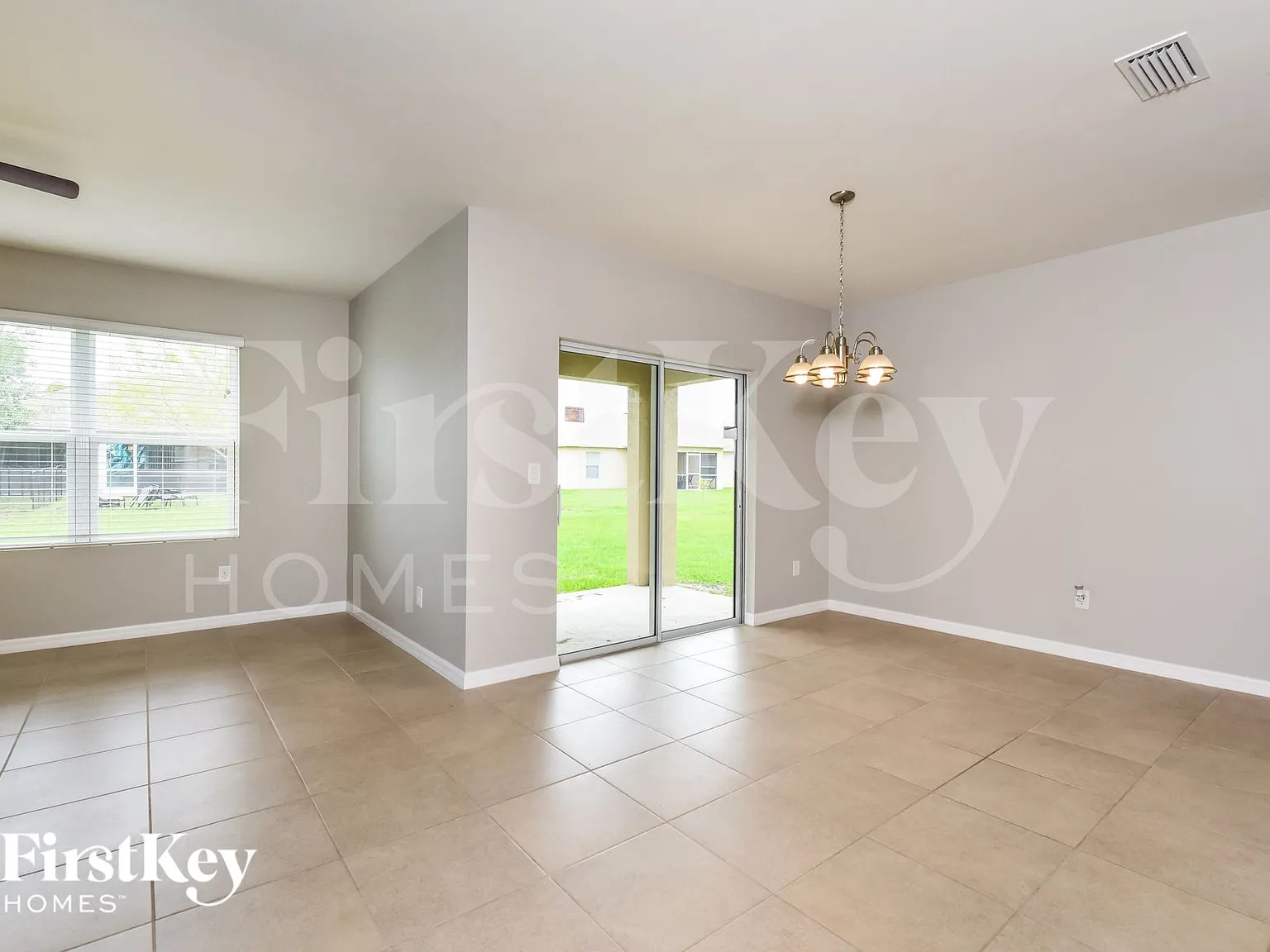 4 bed, 2.0 bath, 1828 sqft, $2,315 — Photo 4