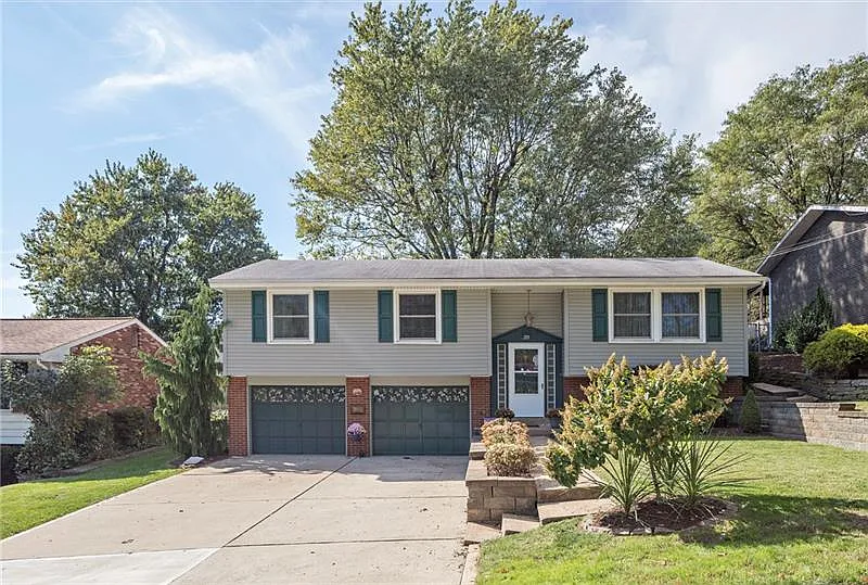 209 Crescent Garden Dr photo 1