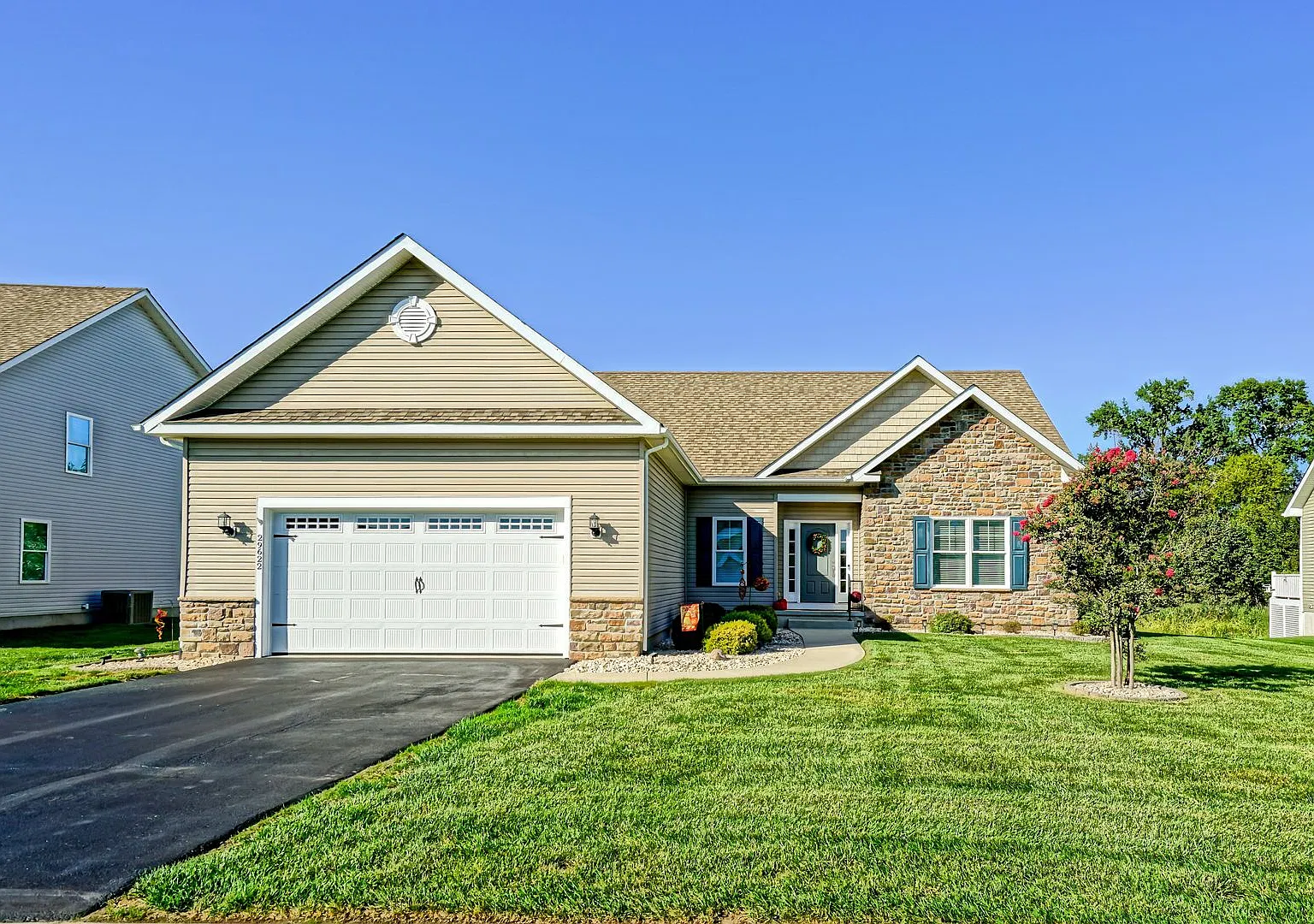 Single Family home in Windstone — Photo 1