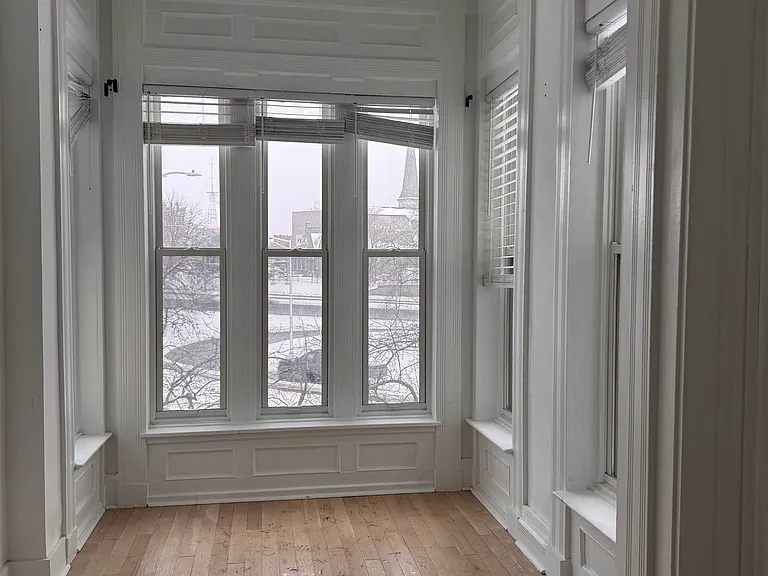 95 Troup St #5 — Photo 4