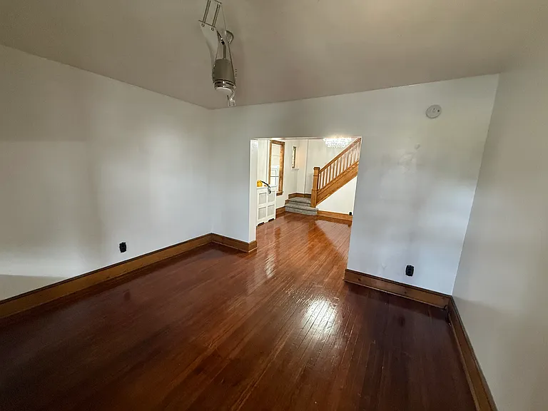 38 Carroll St — Photo 2
