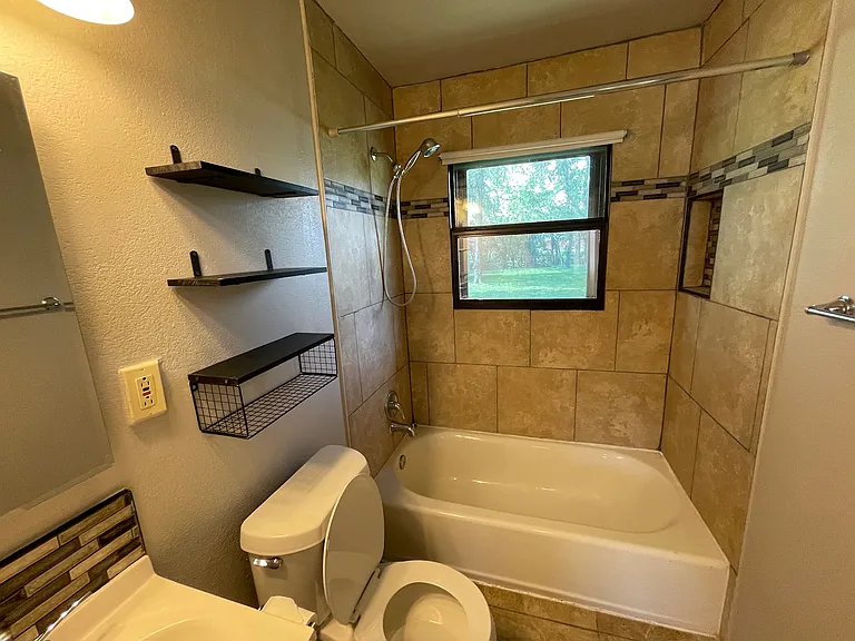4749 Laverda Dr — Photo 43
