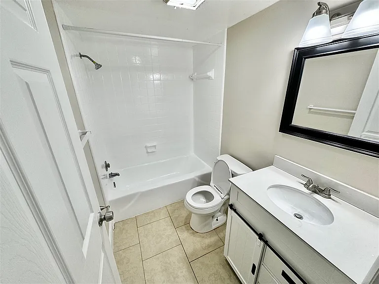 405 S Cirus Ave #6 — Photo 5