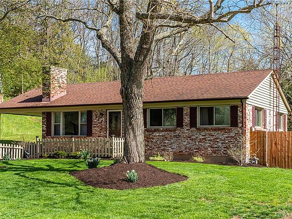 3rd image of 228 Belair Cir