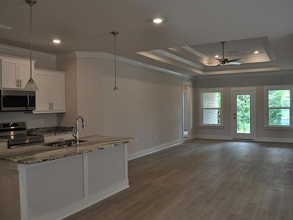 4th image of 1221 Meadow Trl