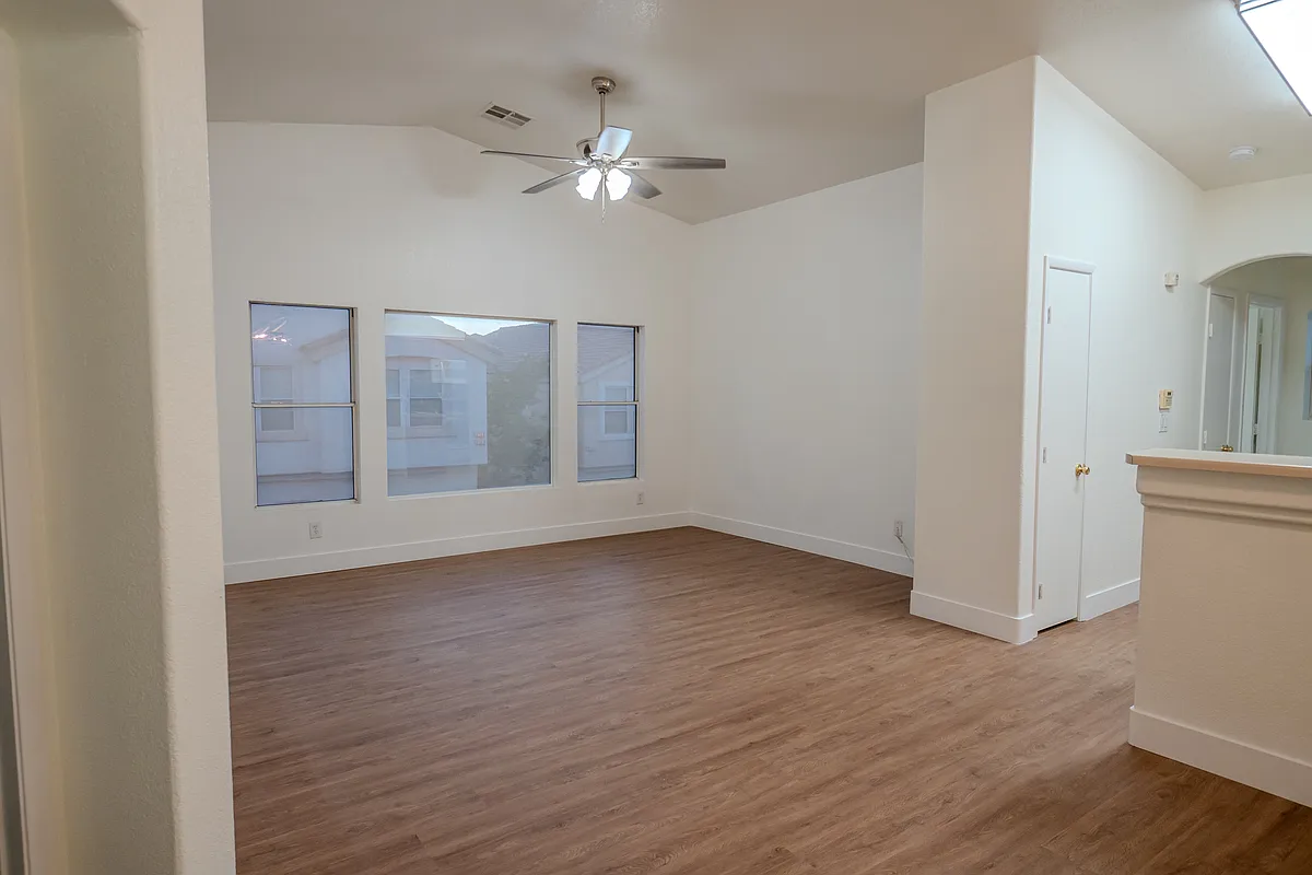 Building Photo - 2566 Velez Valley Way
