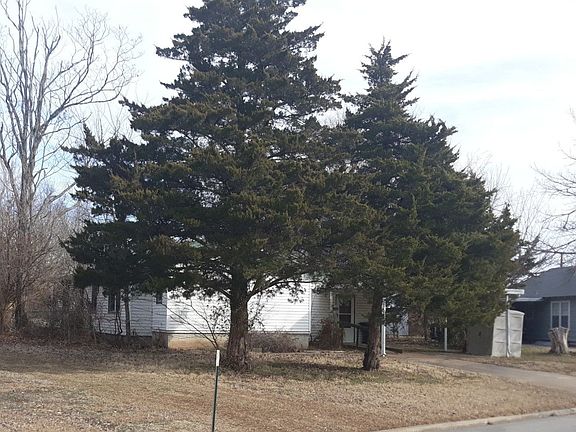 3rd image of 144 Glendale Cir