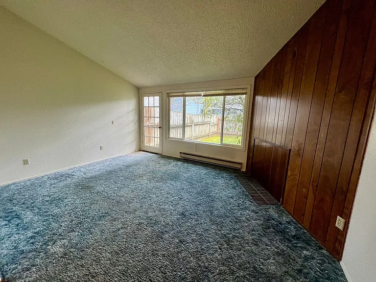 3926 Edgewood Dr — Photo 1