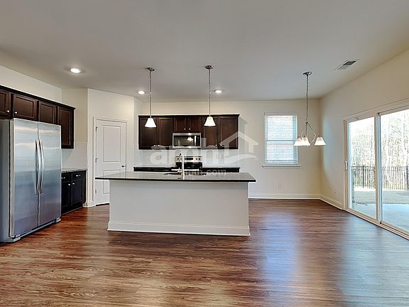 3rd image of 1380 Ashlyn Ct