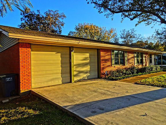 2nd image of 5901 Trail Lake Dr