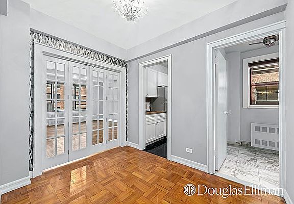 4th image of 30 E 37th St APT 8H