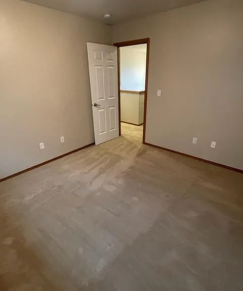 221 Lind Ave NW — Photo 9