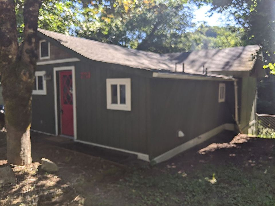 1st image of 751 NW Coulson Ln