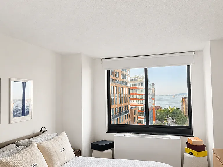 200 Rector Pl #11F — Photo 1