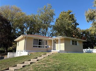 5 Woodland Dr, Forsyth, IL 62535