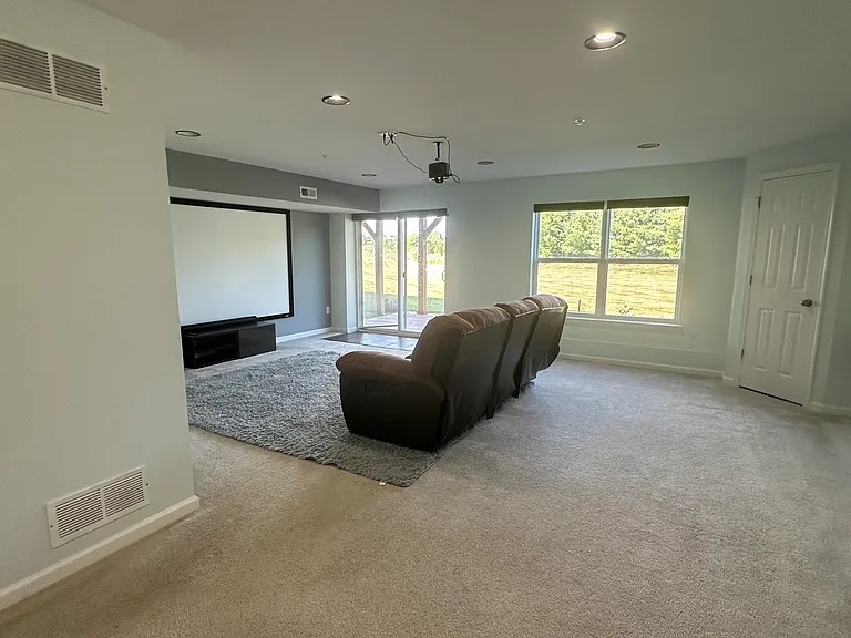 1001 King Way — Photo 15