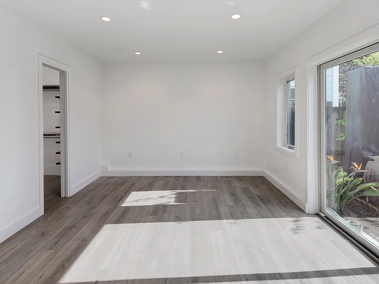 1357 Francisco St — Photo 7