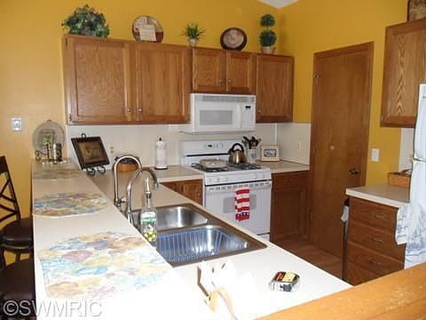 5th image of 8775 Courtland Dr NE