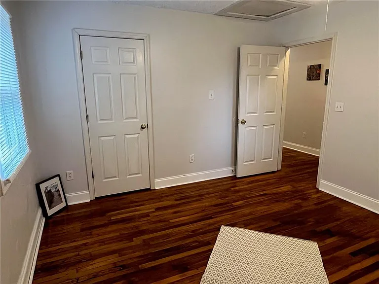 1115 Shelby Pl SE #B — Photo 32
