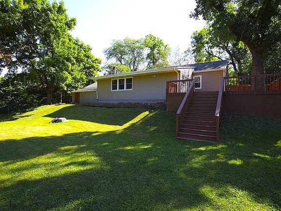 4th image of 2016 Hawthorne Dr