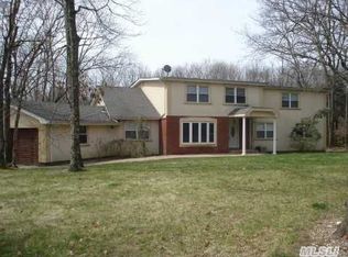 18 Woodmont Rd, Melville, NY