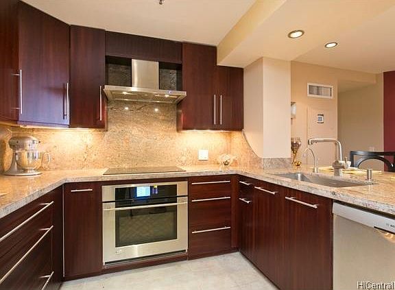 5th image of 415 South St Unit Makai3303