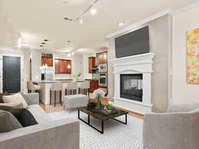8616 Turtle Creek Blvd APT 325, Dallas, TX, 75225