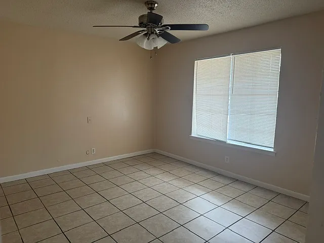 3710 Pine St #5 — Photo 4